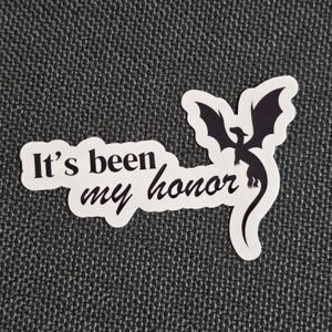 Pegatina &quot;Ha sido mi honor&quot; / Pegatina &quot;Cuarta Ala&quot; / Pegatina &quot;Dragón&quot; / Pegatina &quot;Fantasía&quot; / Pegatina &quot;Romance&quot; / Pegatina &quot;Libro&quot; / Pegatina &quot;Vinilo&quot; /