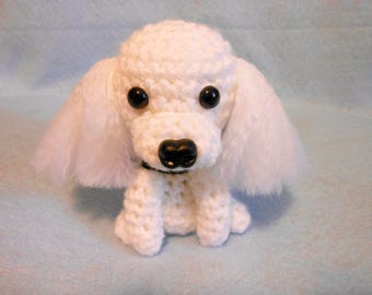 Caniche blanco de ganchillo, peluche, recuerdo para mascotas