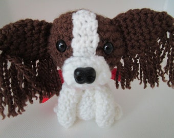 Cane Papillon all'uncinetto: peluche marrone e bianco