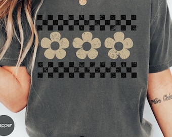 Comfort Colors® Checkerboard Daisy Shirt, Retro Flower Shirt, Checkered Boho Flowers Shirt, Flower Lover Gift, Checkered Flowers T-shirt
