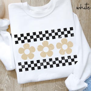 Checkerboard Daisy Sweatshirt, Retro Flower Sweatshirt, Checkered Boho Flowers Sweatshirt, Flower Lover Gift, Checkered Flowers Sweater