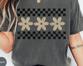 Checker Daisy Comfort Colors Shirt, Retro Flower Checkered Shirt, Checkered Boho Floral Shirt, Flower Lover Gift, Checkered Flowers T-shirt