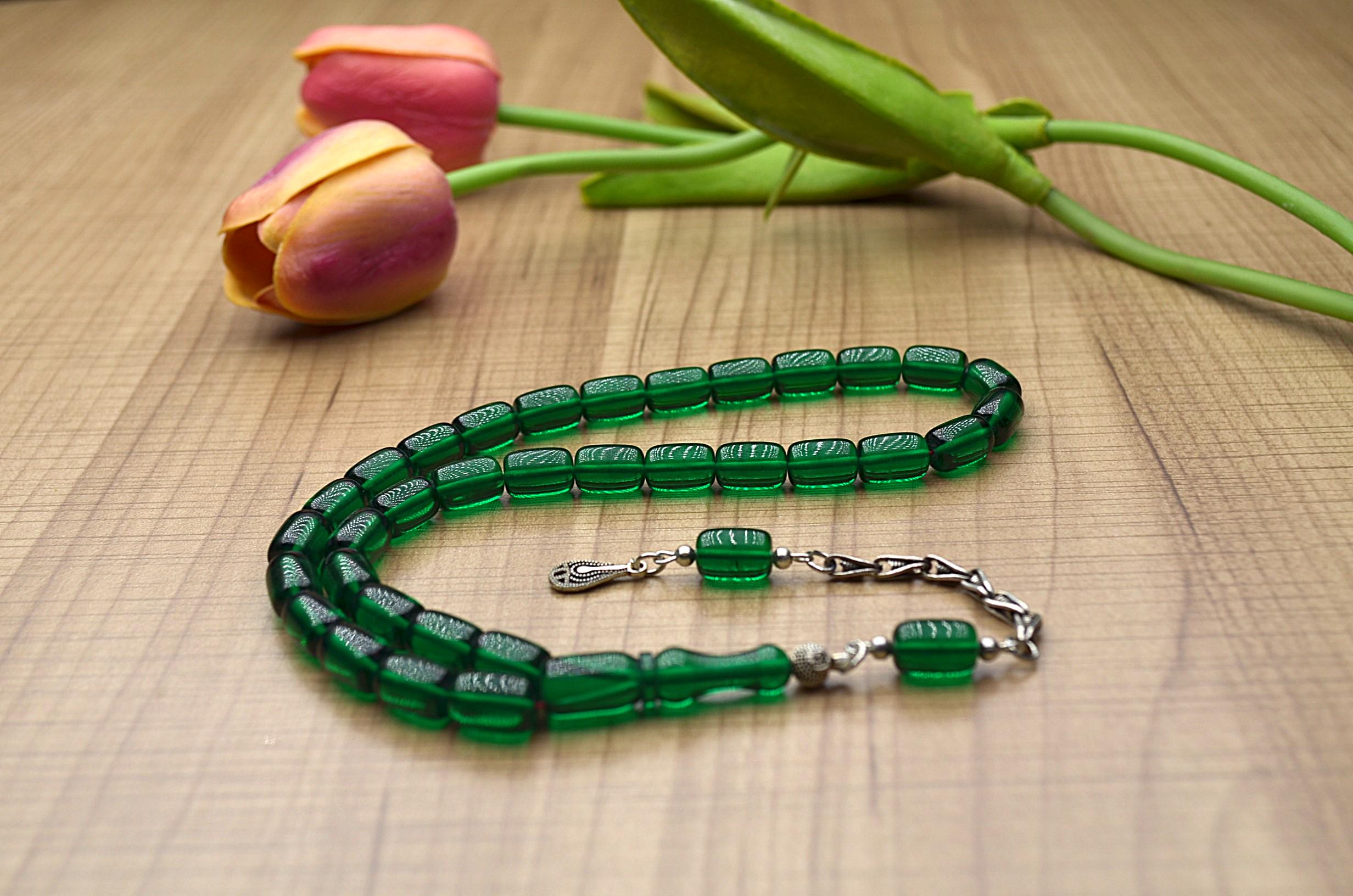 チェンジ・テスビ、グリーン・タスビ、アンバー・ミスバハ、ケフリバル