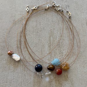 Flytande ädelstenschoker, minimalistiskt lagerhalsband