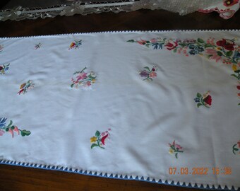 Embroidered Table Runner Retro White - 40 x 18"
