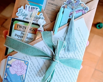 Blind Date With a Book, Secret TBR, Mystery Book Date, Book Lovers Gift, Readers Gift, Book Gift, Pre-owned Books