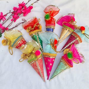 Wedding Party Favors Nikkah dholki Baby Shower Giveaway Indian Sangeet Mehndi Return Gifts Dry Fruits Sweets Cones South Asian Wedding Mayun