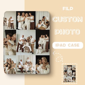 Peut inclure: Coque d'iPad photo personnalisée avec un collage de photos de famille. L'étui a un fond beige clair avec les mots "FILP CUSTOM PHOTO IPAD CASE" dans une police blanche stylisée. Une petite image du collage est dans le coin inférieur droit.