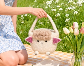 Handgefertigte Kleine Schaf Wollfilz Tasche. Eine nadelgefilzte Umhängetasche für den täglichen Gebrauch