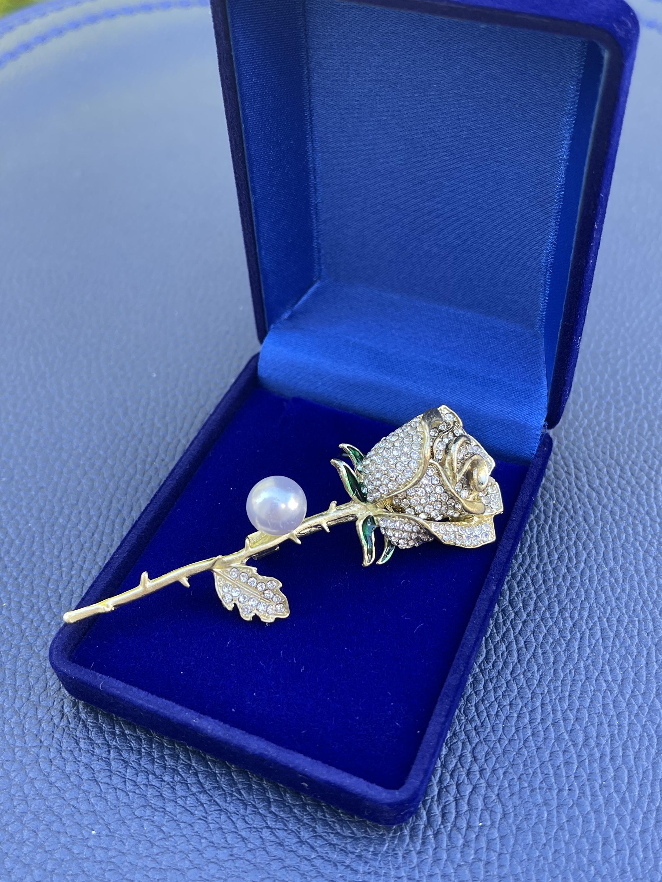 Rose Pearl Rhinestone Brooch, Rhinestone pin, Pins, Rhinestone Jewelry, Gifts, Christmas Gift, Jewelery, Accessories, Mother Day Gift