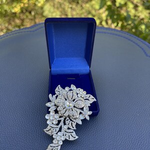Large Silver Rhinestone Brooch, Rhinestone pin, Pins, Rhinestone Jewelry, Gifts, Christmas Gift, Jewelery, Mother Day Gift, Accessories