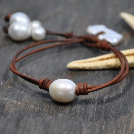 Items similar to Leather and Pearls Bracelet Harbor on Etsy