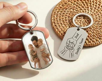Gepersonaliseerde Daddy's Team Fist Bump-sleutelhanger voor vader, Vaderdagcadeau van kinderen, verjaardagscadeau vader voor opa, vader als cadeau voor echtgenoot