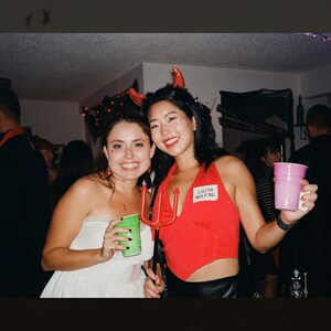 Murder Mystery Party Game: "The Haunting of Hallow's End" - 10-20 spelers afbeelding 8