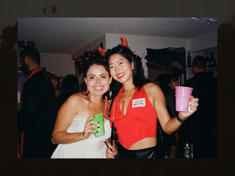 Murder Mystery Party Game: "The Haunting of Hallow's End" - 10-20 spelers afbeelding 8