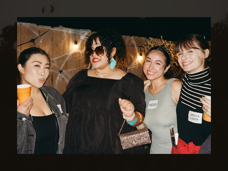 Murder Mystery Party Game: "The Haunting of Hallow's End" - 10-20 spelers afbeelding 6