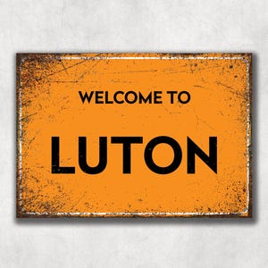 Luton | Willkommen bei Sign | Metall Wandschild | Retro | Jahrgang | Männerhöhle | Start | Leiste | Bier | Gartenschild
