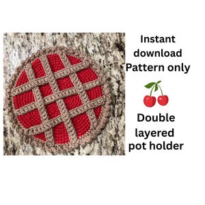 Könnte beinhalten: Ein handgefertigter, doppellagiger Topflappen im Tortendesign. Die Mitte ist rot, mit einem beigen Gittermuster und Rand. Der Text lautet "Sofort-Download Nur Muster" und "Doppellagiger Topflappen".