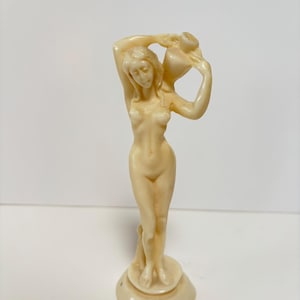 Figura neoclásica de resina de alabastro tallada italiana vintage - Figura de 6&quot; fabricada en Italia 2