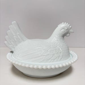 Vintage Indiana Glass Co. 1950 Milk Glass Hen on Nest