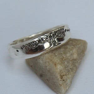 Tree Wedding Band / tree of life ring /Tree of Life band / size 7-9 / tree design tapered band / Mens wedding band tree sterling silver band