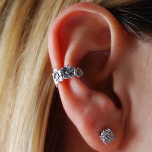 Flower Ear Cuff pierced / non-pierced Silver Cuff / Sterling 5 flowers / Mini Hoop Earring / Forget-me-nots / Floral Ear Cuff / conch hoop