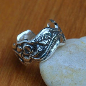 Pierced Ear Cuff / Flower garden Cuff /Antiqued Silver leaf Cuff /Vines Floral Cuff / inner conch Piercing / Floral earring Sterling