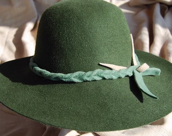 Womens Felt hat / Olive green felt hat / Winter hat for her / Ladies Dress hat / Handmade felt hat / Ladies Felt hat for dressing up / Sale