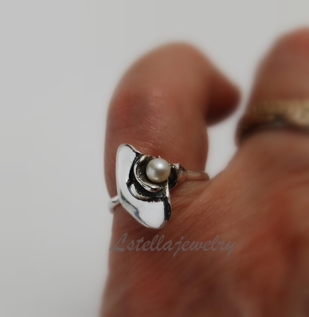 sweet pea チェーンリング Sterling Silver Sweet Pea Flower Ring, Pearl Center - Etsy