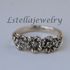 Flower Ring /multi Floral ring / Sterling or 14K carved / Five flower Ring / size 5 to 8 Women&#39;s / girls organic delicate floral / Ring