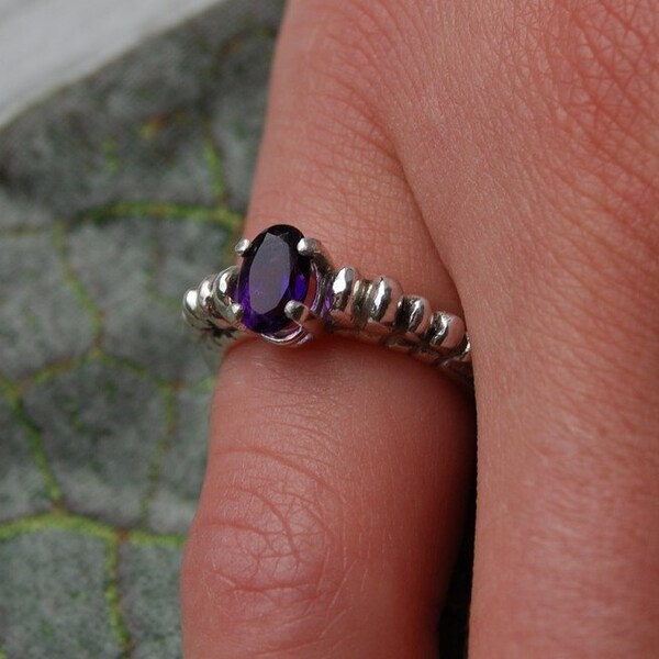 Amethyst Solitaire ring / Scalloped design Ring / Knuckle  Ring /Silver pinky Ring w/stone / Sterling silver gemstone ring / Birstone ring