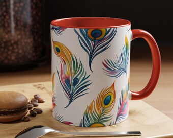 カラフルな孔雀の羽根のコーヒーマグ。鮮やかなティーカップ。自宅やオフィスに。鳥好きの方へのギフト。心地よい朝のボヘミアン風デコレーション。