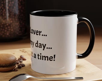 Tazza decorativa per amanti del caffè, regalo perfetto per gli amanti del caffè, manico nero e interno, decorazione unica per la cucina, tazza divertente/regalo per sorseggiare