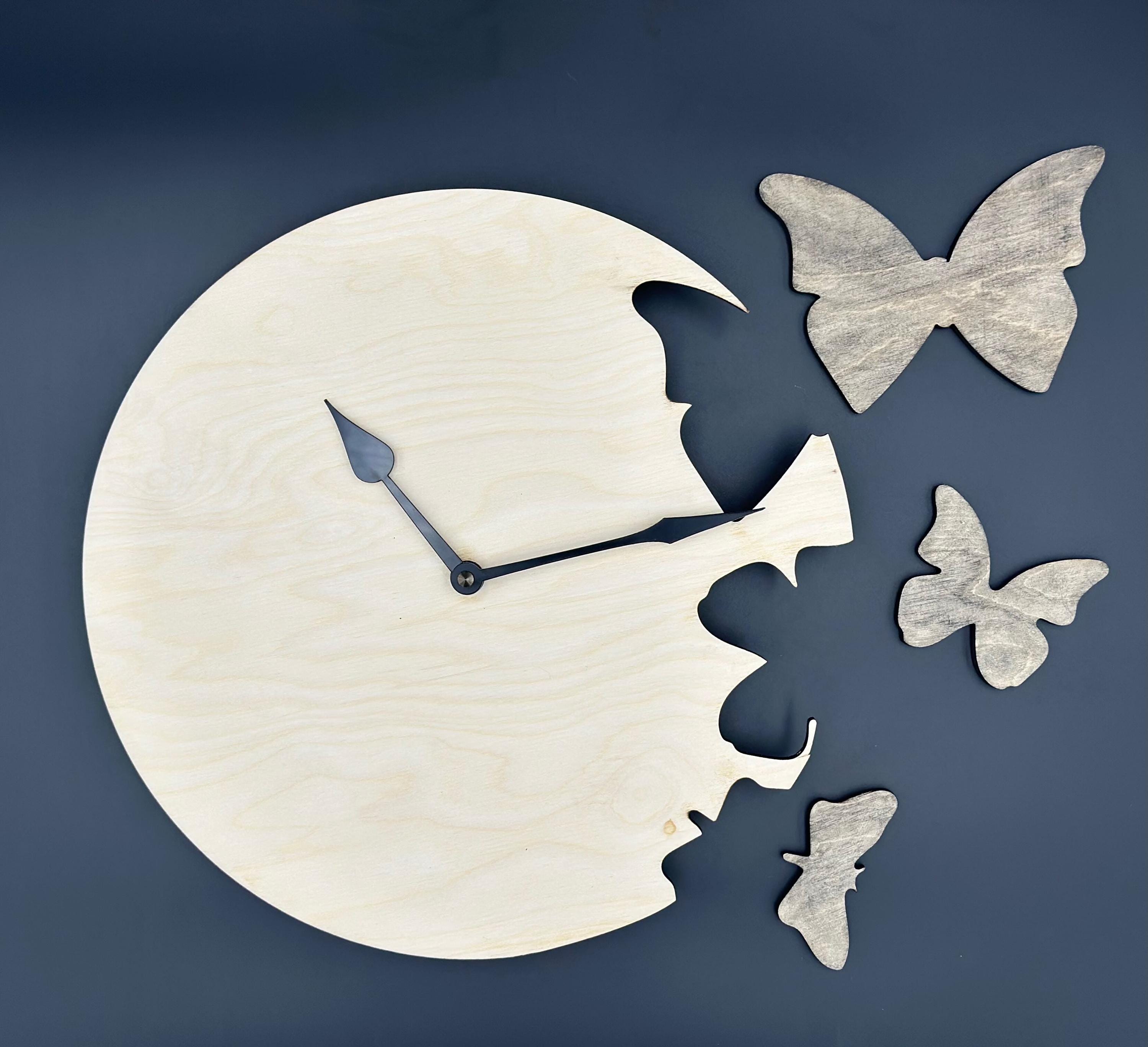 Modern wall clock with butterfly motif – stylish, beautiful & functional