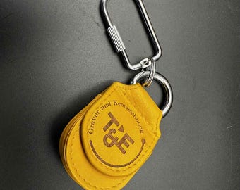 Personalized leather keychain with coin holder – Gift for men & women – Shopping cart chip – Engraving available