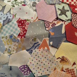 Hexagones en tissu de coton prédécoupés x 100 Stashbuilder, housse de coussin en papier anglais à reconstituer, bord 2,5 cm