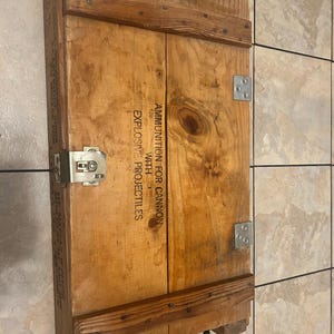 Vintage Wooden Military Artillery Crate Box Mortar M1/M2 Ammunition USA 1975 Vietnam War Memorabilia