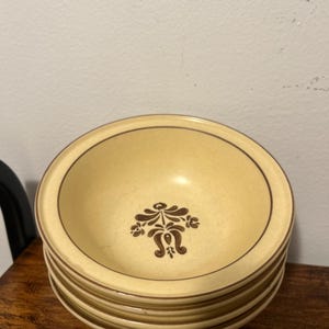 Vintage Bowls - Pfaltzgraff Village - Stoneware - Beige - 6&quot; - Set of Three