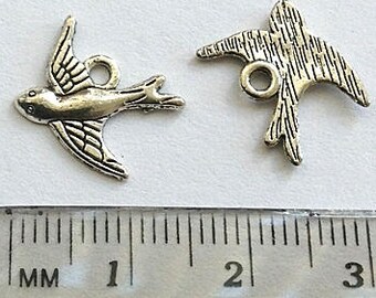 10 Bird Charms, Swallow Bird charms, Swallow charms, Swallow bird charm, small bird, Bird Pendant, Swallow, antique silver tone metal