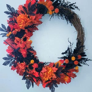 HOLIDAY HALLOWEEN WREATH