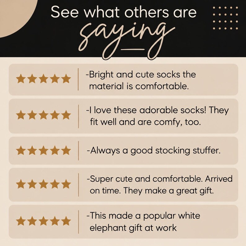 Puede incluir: Una pantalla gr&aacute;fica titulada See what others are saying que presenta cinco filas de cinco estrellas doradas. Cada fila incluye una rese&ntilde;a de cliente sobre calcetines, mencionando comodidad, ajuste y regalo, con texto como Bright and cute socks.