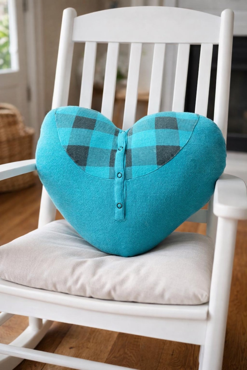Almohada con forma de corazón, almohada de recuerdo, hecha a mano con la camisa de un ser querido, almohada de condolencia, regalo conmemorativo, regalo de condolencia hecho a mano imagen 13