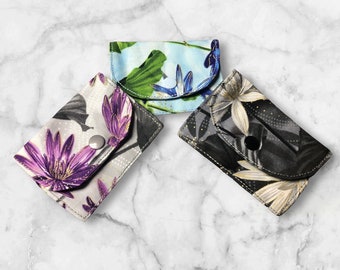 Little Wallet - Fabric Wallet - Credit Card Holder Wallet - Gift Card Holder gift for her - Dragonfly and Lilies