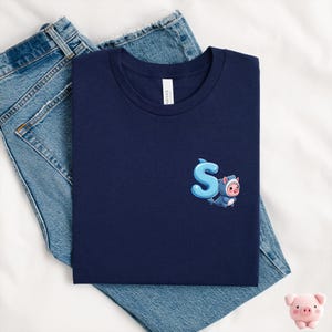 Camiseta de tubarão com letra S, camiseta de tubarão, camiseta de tubarão, camiseta de animal selvagem, camiseta de amante de tubarão, camiseta de porco, presente de amante de animais, presente de animal de tubarão porco