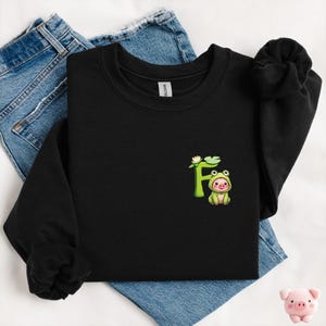 Moletom com letra F de sapo, presente de sapo, suéter de sapo, presente para amantes de sapos, moletom de animais, gola redonda para amantes de animais, presente de zoólogo, presente de biólogo