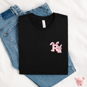 Camiseta de coelho com letra R, camiseta de coelho, camiseta de coelho, camiseta de animal, camiseta de amante de coelho, camiseta de porco, presente de amante de animais, presente de animal de coelho de porco