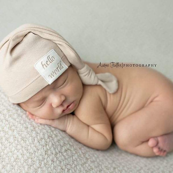 Newborn knot beanie in beige jersey knit