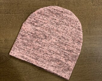 Newborn slouch beanie in blended pink/gray sweater knit