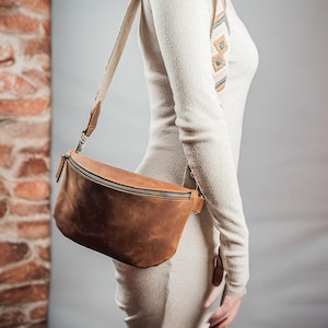 Travel Brown Leather Fanny Pack, Leather Waist Bag, Leather Hip Bag, Unisex Leather Belt Bag,Crossbody Bag,Leather Bum Bag for Men and Women image 7