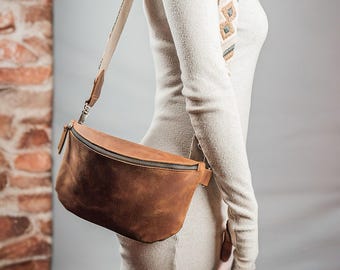 Leather Fanny Pack, Travel Waist Bag, Hands Free Leather Hip Bag, Belt Bag for Walking and Trips, Crossbody Bag, Leather Bum Bag, Sling Bag